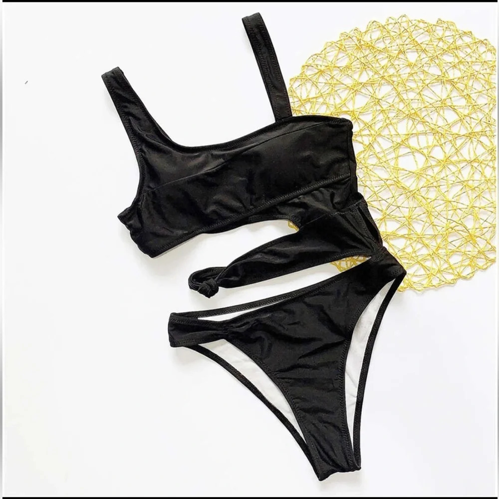 One Piece, Sexy, Cut-Out Swimsuit Black size L - Picture 11 of 11